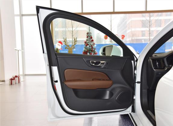 沃尔沃S60 2020款 T4 智逸豪华版 车厢座椅   前门板