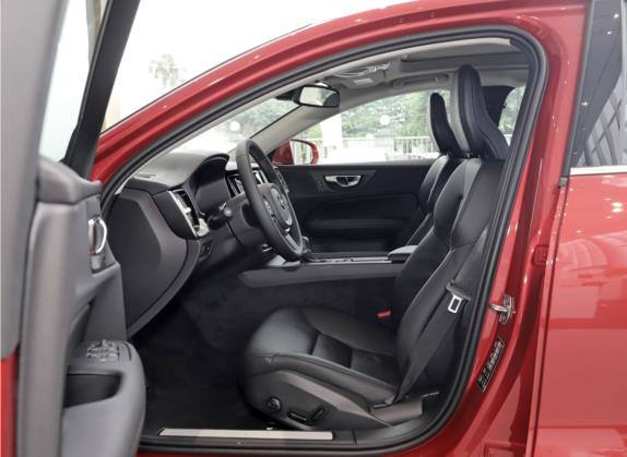 沃尔沃S60 2021款 T4 智逸豪华版 车厢座椅   前排空间