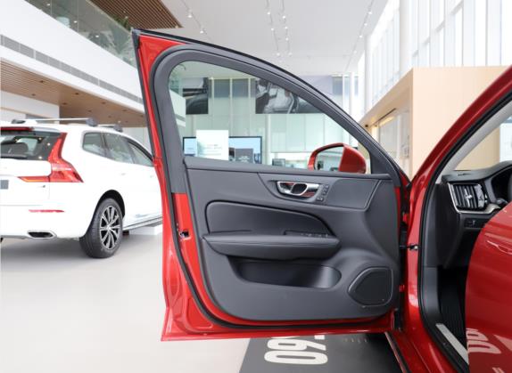 沃尔沃S60 2021款 T4 智逸豪华版 车厢座椅   前门板