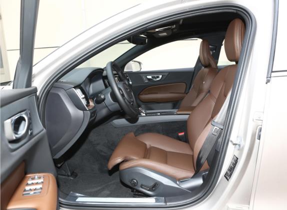 沃尔沃S60 2023款 B4 智远豪华版 车厢座椅   前排空间