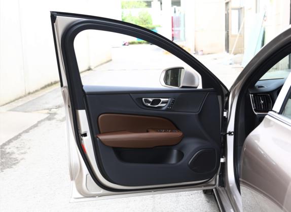 沃尔沃S60 2023款 B4 智远豪华版 车厢座椅   前门板