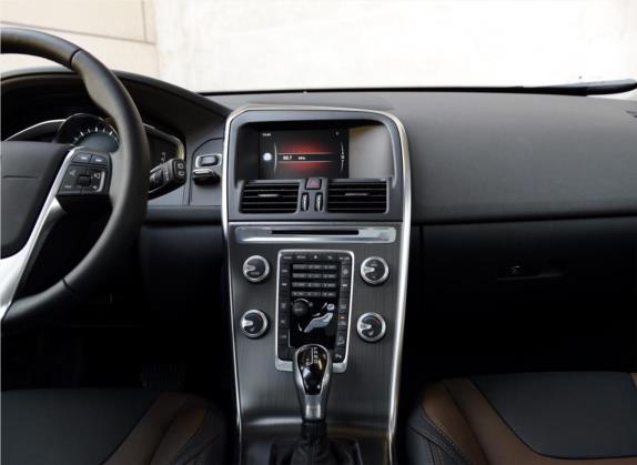沃尔沃XC60 2015款 T5 AWD 智驭版 中控类   中控台