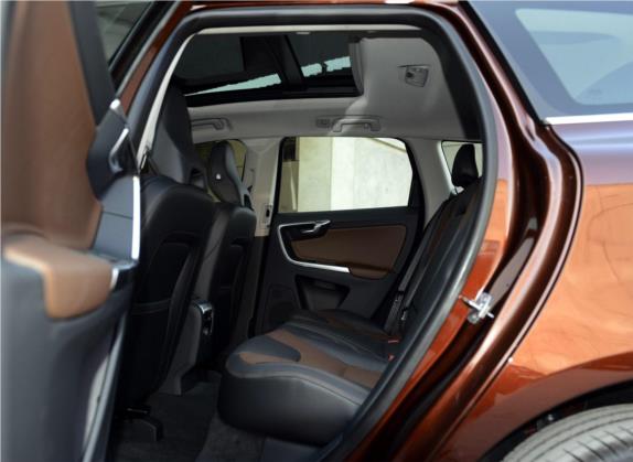 沃尔沃XC60 2015款 T5 AWD 智驭版 车厢座椅   后排空间
