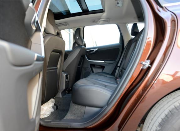 沃尔沃XC60 2015款 T5 智行版 车厢座椅   后排空间
