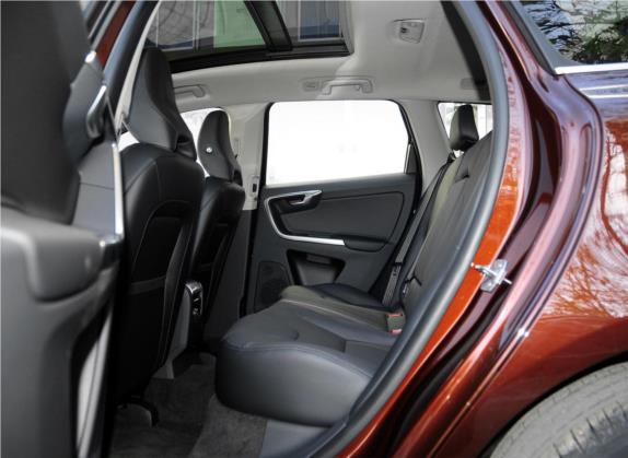 沃尔沃XC60 2015款 T5 智进版 车厢座椅   后排空间