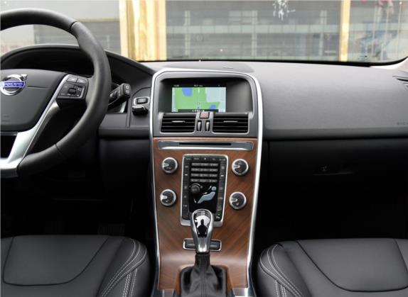 沃尔沃XC60 2015款 T6 AWD 智越版 中控类   中控台