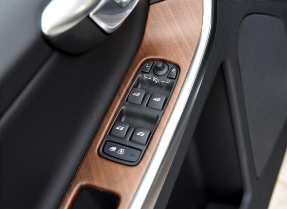 沃尔沃XC60 2015款 T6 AWD 智越版 车厢座椅   门窗控制