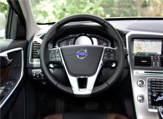 沃尔沃XC60 2016款 T5 AWD 智驭版 中控类   驾驶位