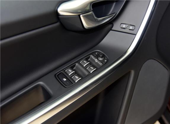 沃尔沃XC60 2017款 T5 智进版 车厢座椅   门窗控制