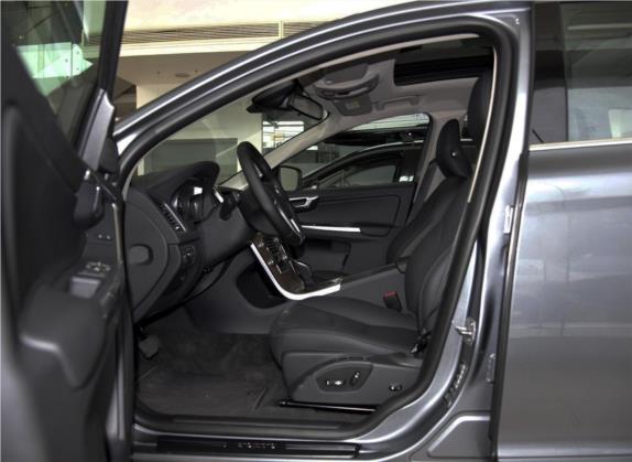 沃尔沃XC60 2017款 T5 AWD 智进版 车厢座椅   前排空间