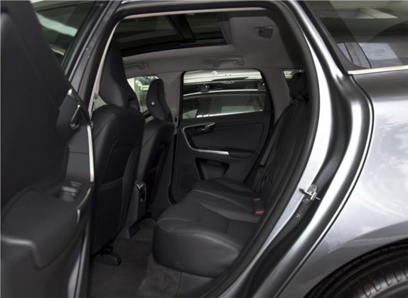 沃尔沃XC60 2017款 T5 AWD 智进版 车厢座椅   后排空间