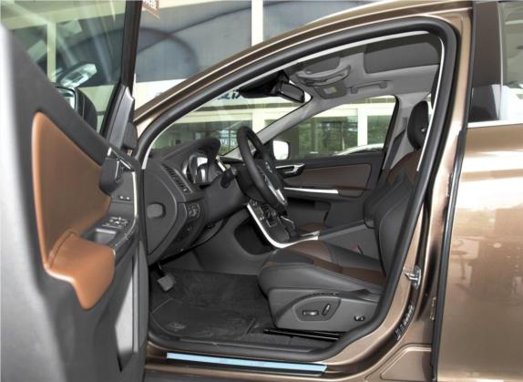 沃尔沃XC60 2017款 T5 AWD 智远版 车厢座椅   前排空间