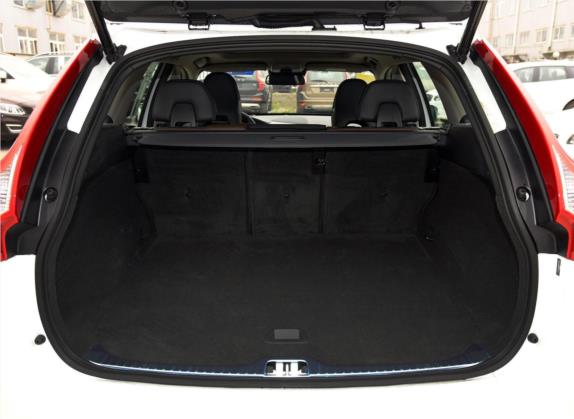 沃尔沃XC60 2017款 T5 AWD 智驭版 车厢座椅   后备厢