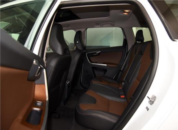 沃尔沃XC60 2017款 T5 AWD 智越版 车厢座椅   后排空间