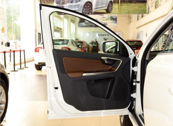 沃尔沃XC60 2017款 T5 AWD 智越版 车厢座椅   前门板