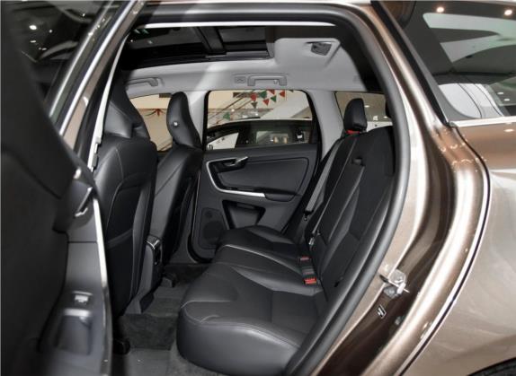 沃尔沃XC60 2017款 T5 智进升级版 车厢座椅   后排空间