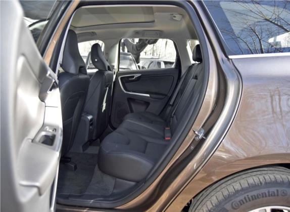 沃尔沃XC60 2017款 T5 AWD 智进升级版 车厢座椅   后排空间