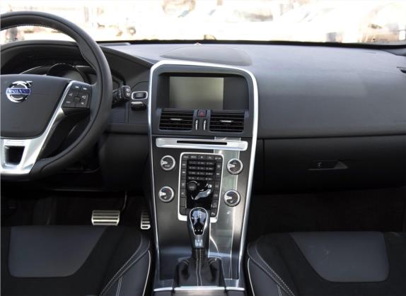 沃尔沃XC60 2017款 T5 AWD 个性运动升级版 中控类   中控台