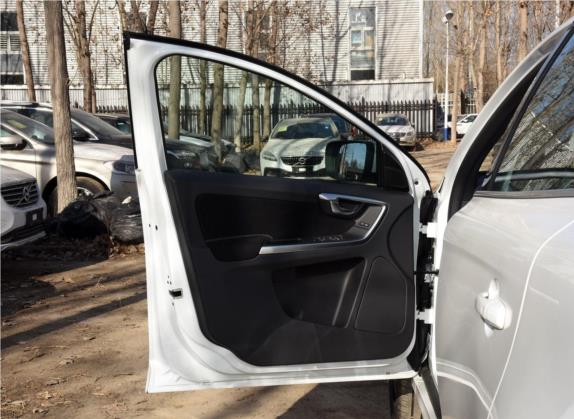 沃尔沃XC60 2017款 T5 AWD 个性运动升级版 车厢座椅   前门板