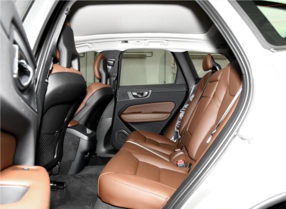 沃尔沃XC60 2018款 T4 智逸版 车厢座椅   后排空间