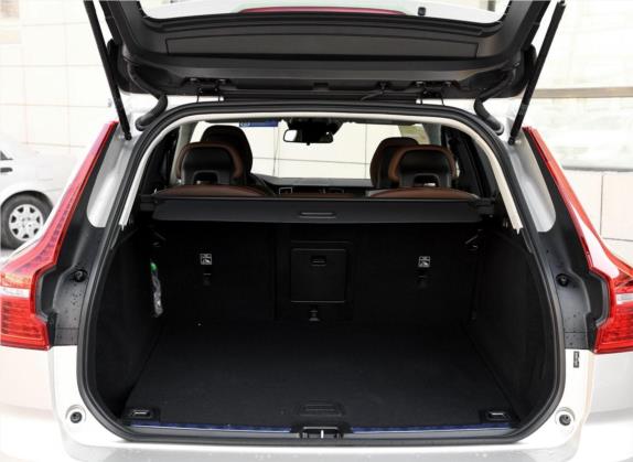 沃尔沃XC60 2018款 T4 智逸版 车厢座椅   后备厢