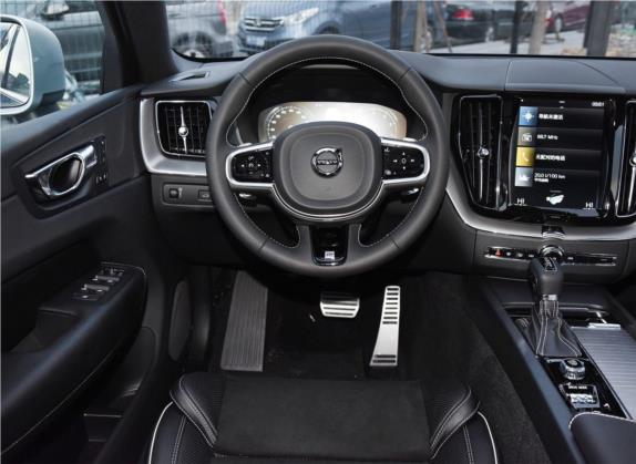 沃尔沃XC60 2018款 T5 四驱智远运动版 中控类   驾驶位