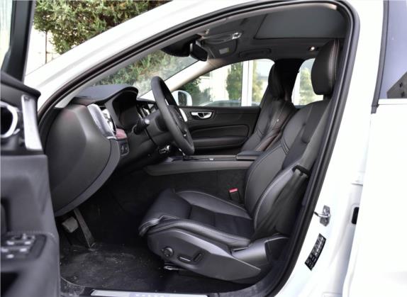 沃尔沃XC60 2018款 T5 四驱智雅豪华版 车厢座椅   前排空间