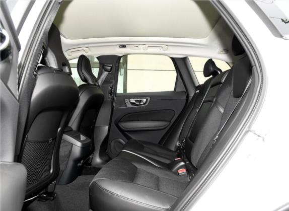 沃尔沃XC60 2019款 T4 智逸版 国V 车厢座椅   后排空间