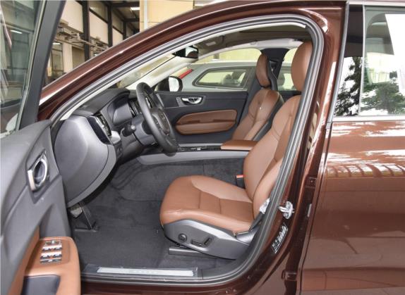 沃尔沃XC60 2019款 T5 四驱智逸版 国V 车厢座椅   前排空间