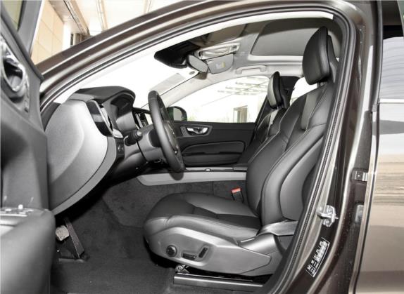 沃尔沃XC60 2019款 T5 四驱智远版 国V 车厢座椅   前排空间