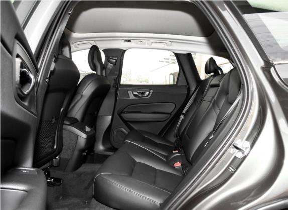 沃尔沃XC60 2019款 T5 四驱智远版 国V 车厢座椅   后排空间