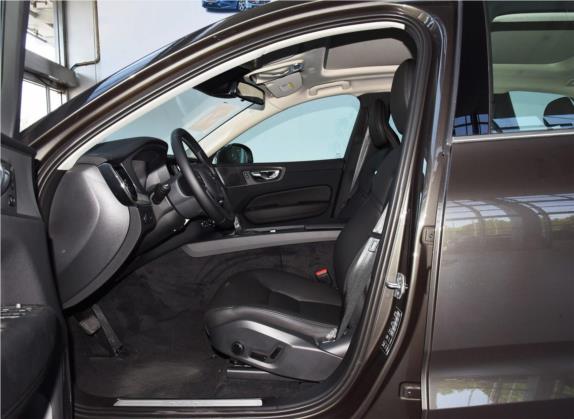 沃尔沃XC60 2019款 T5 四驱智逸版 国VI 车厢座椅   前排空间