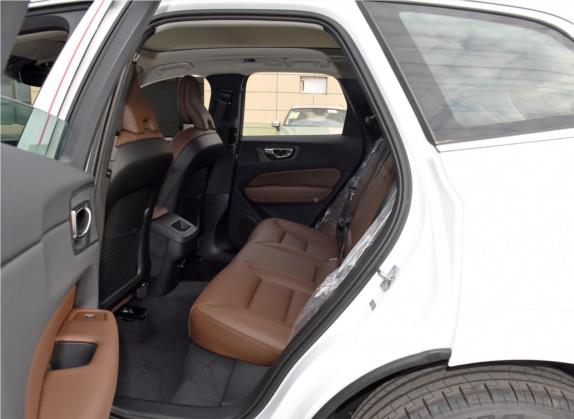 沃尔沃XC60 2019款 T5 四驱智远版 国VI 车厢座椅   后排空间