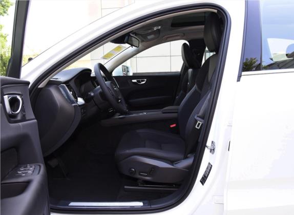 沃尔沃XC60 2020款 T4 智行豪华版 车厢座椅   前排空间