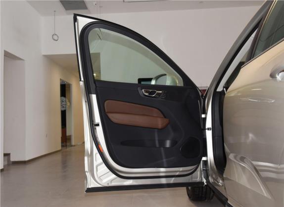 沃尔沃XC60 2020款 T5 四驱智逸豪华版 车厢座椅   前门板