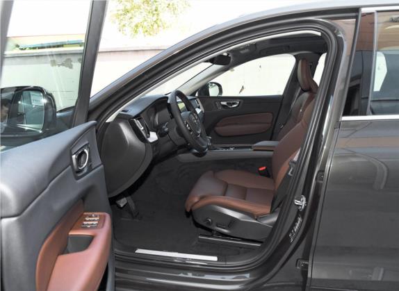 沃尔沃XC60 2020款 T5 四驱智远豪华版 车厢座椅   前排空间
