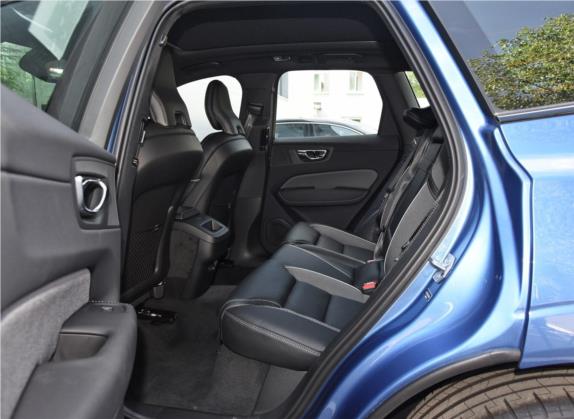 沃尔沃XC60 2020款 T5 四驱智远运动版 车厢座椅   后排空间