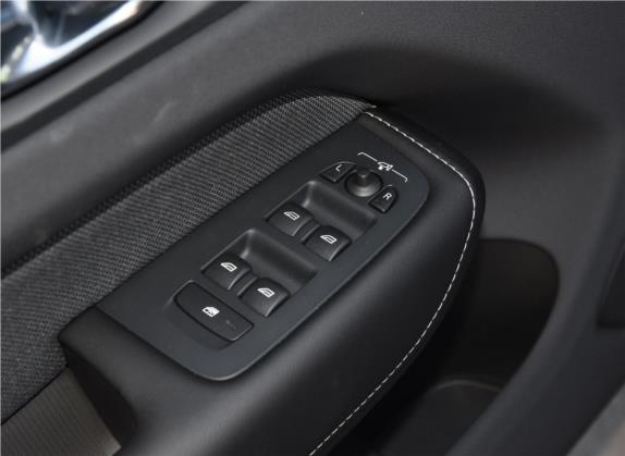 沃尔沃XC60 2020款 T5 四驱智远运动版 车厢座椅   门窗控制