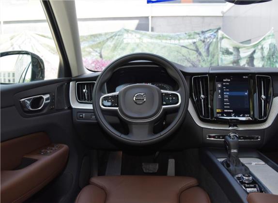 沃尔沃XC60 2020款 T5 四驱智雅豪华版 中控类   驾驶位