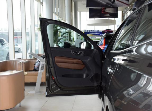沃尔沃XC60 2021款 T5 四驱智远豪华版 车厢座椅   前门板