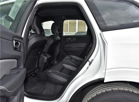 沃尔沃XC60 2021款 T5 四驱智远运动版 车厢座椅   后排空间