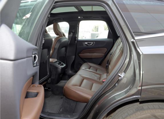 沃尔沃XC60 2021款 T5 四驱智雅豪华版 车厢座椅   后排空间