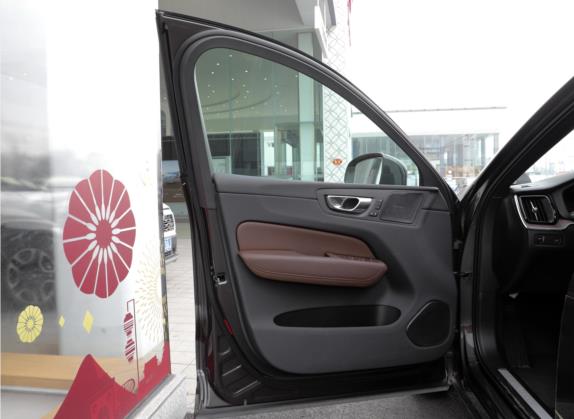 沃尔沃XC60 2021款 T5 四驱智雅豪华版 车厢座椅   前门板