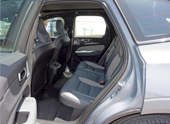 沃尔沃XC60 2022款 B5 四驱智远运动版 车厢座椅   后排空间