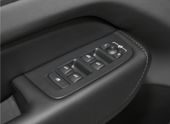 沃尔沃XC60 2022款 B5 四驱智逸运动版 车厢座椅   门窗控制