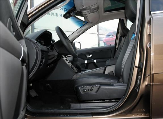 XC Classic 2014款 T5 豪华版 车厢座椅   前排空间