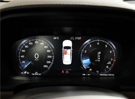 沃尔沃S90 2019款 T5 智尊版 中控类   仪表盘