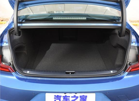 沃尔沃S90 2020款 T5 智远运动版 车厢座椅   后备厢
