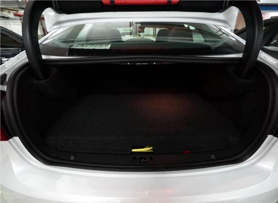 沃尔沃S60新能源 2015款 S60L E驱混动 T6智越版 车厢座椅   后备厢