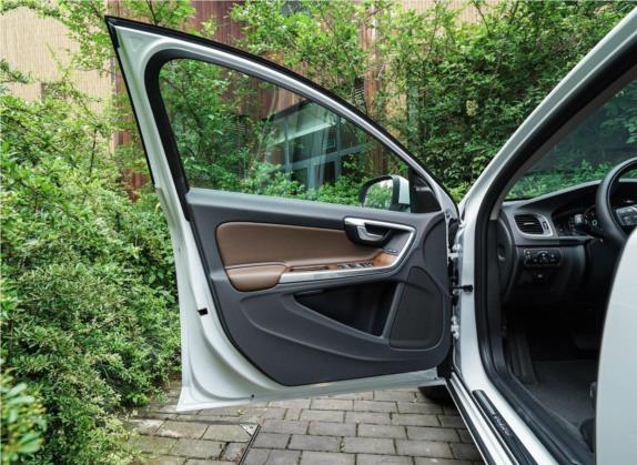 沃尔沃S60新能源 2015款 S60L E驱混动 T6智越版 车厢座椅   前门板